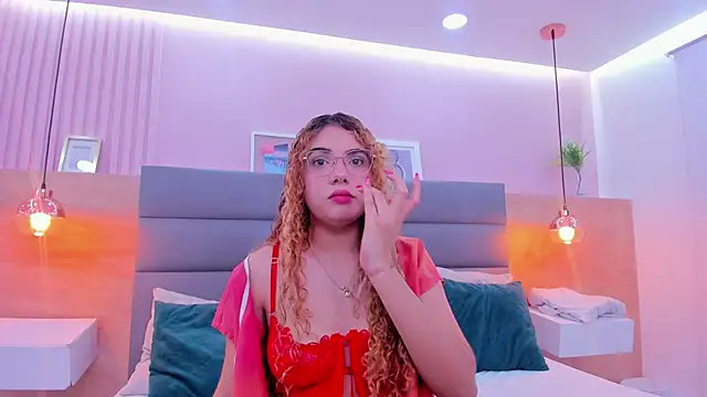 abril dolly online show from 12.16.25