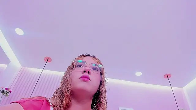 abril dolly online show from 12.19.25