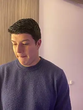 Goldenknight33 online show from 04.08.26