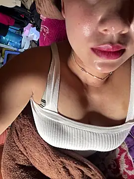 Snapshot of mayni012314 chatting on 05.25.26 mayni012314 online show from 05.25.26