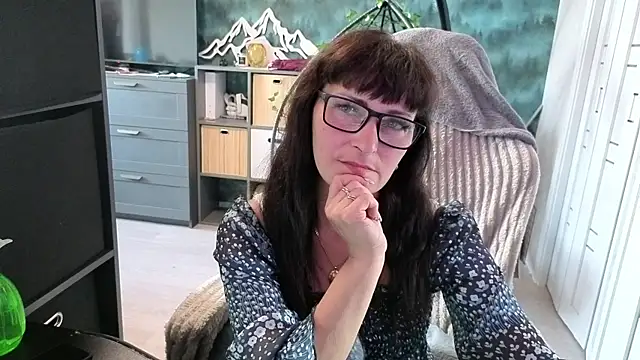 Snapshot of Eila_Morigan chatting on 05.24.26 Eila Morigan online show from 05.24.26