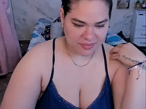 NinaFuentes2X online show from 05.08.26