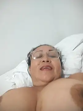 Snapshot of Nini_Love_ chatting on 02.05.26 Nini Love online show from 02.05.26