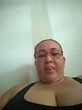 Snapshot of Nini_Love_ chatting on 04.04.26 Nini Love online show from 04.04.26