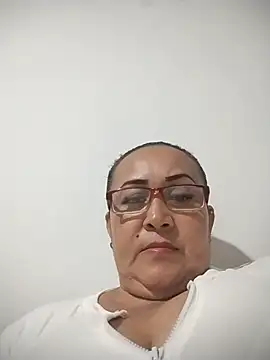 Snapshot of Nini_Love_ chatting on 04.06.26 Nini Love online show from 04.06.26