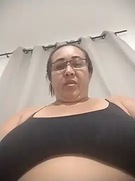 Snapshot of Nini_Love_ chatting on 04.14.26 Nini Love online show from 04.14.26