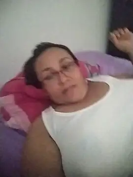 Snapshot of Nini_Love_ chatting on 04.15.26 Nini Love online show from 04.15.26