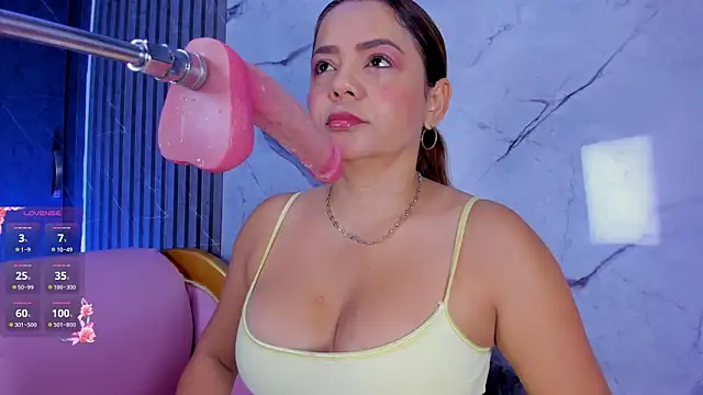 Snapshot of shayra_boobs2 chatting on 02.16.26 shayra boobs2 online show from 02.16.26