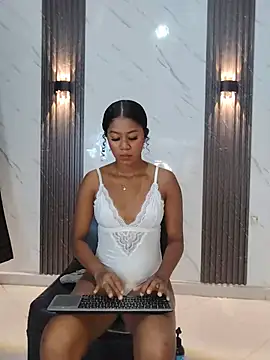Snapshot of CaramelDesire chatting on 06.05.26 CaramelDesire online show from 06.05.26