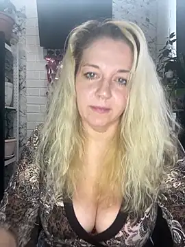 JenniferCarmen online show from 03.08.26