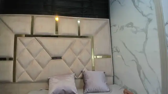 IssysLeBlanc online show from 01.18.26