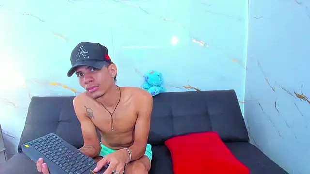 Alex jeins at online show from 01.31.26