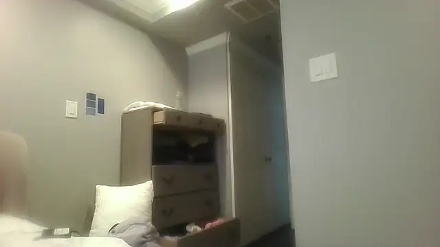 Snapshot of BeefyNcloudy chatting on 12.15.25 BeefyNcloudy online show from 12.15.25