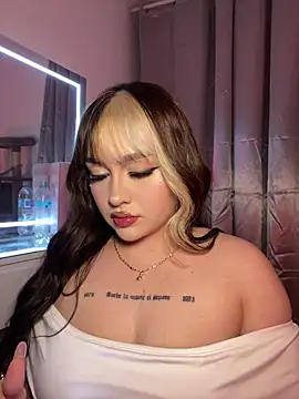 Snapshot of Daniela_ruizz chatting on 06.19.26 Daniela ruizz online show from 06.19.26
