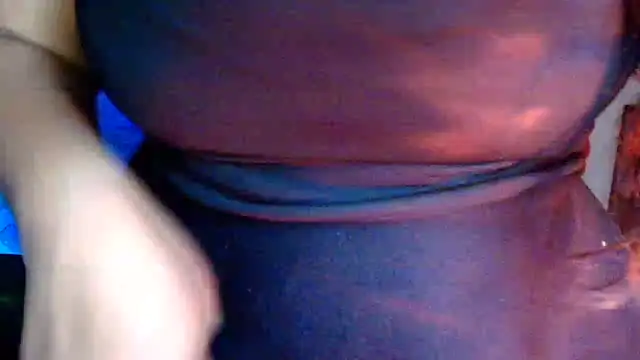 Snapshot of HEZALNUT chatting on 06.21.26 HEZALNUT online show from 06.21.26