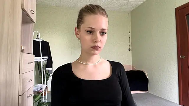 ZaidaSchwarten online show from 05.18.26
