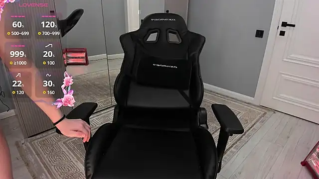 Snapshot of lovelymikky chatting on 02.28.26 lovelymikky online show from 02.28.26