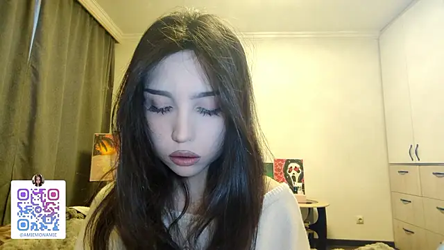 Qwami Amie online show from 01.17.26