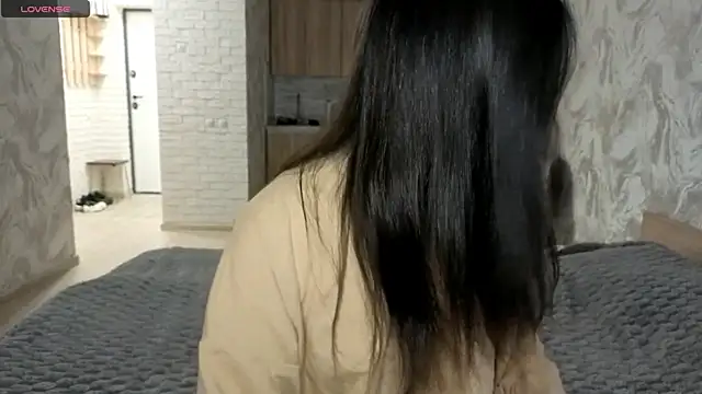 Qwami Amie online show from 05.22.26