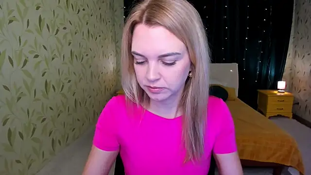 Snapshot of LunaFlinn chatting on 02.09.26 LunaFlinn online show from 02.09.26