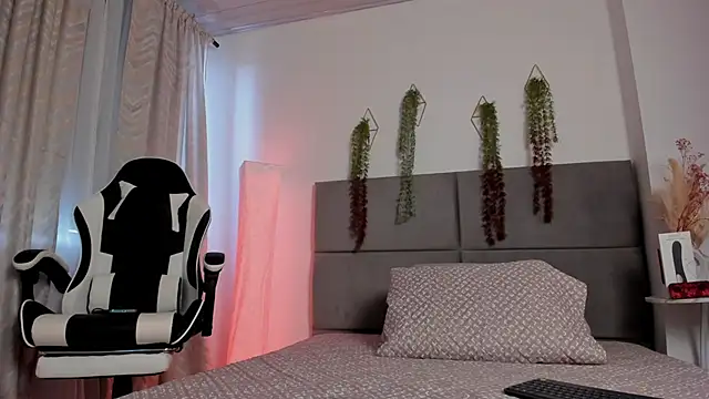 JulietaSnow online show from 05.22.26