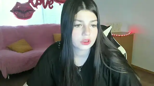Snapshot of KisaModel chatting on 04.19.26 KisaModel online show from 04.19.26