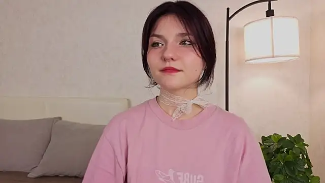 Snapshot of NyraVesperis chatting on 05.18.26 NyraVesperis online show from 05.18.26