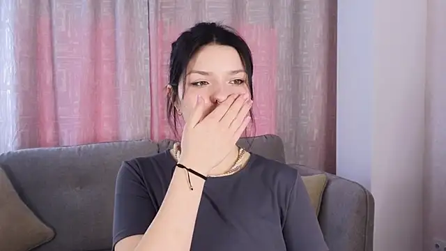 Snapshot of NyraVesperis chatting on 05.29.26 NyraVesperis online show from 05.29.26