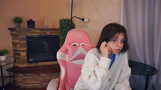 Snapshot of IleanaPishko chatting on 12.16.25 IleanaPishko online show from 12.16.25