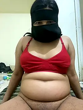 Snapshot of sara___fun chatting on 12.21.25 sara fun online show from 12.21.25