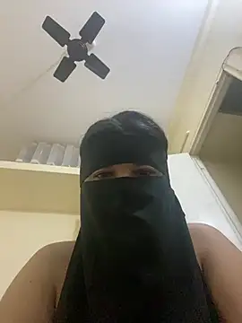 Snapshot of sara___fun chatting on 02.13.26 sara fun online show from 02.13.26