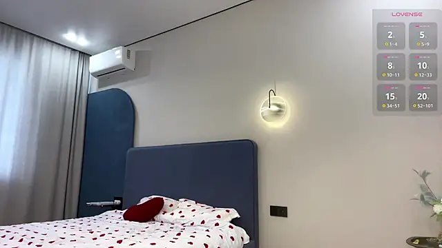 Snapshot of SepiahLune chatting on 02.26.26 SepiahLune online show from 02.26.26