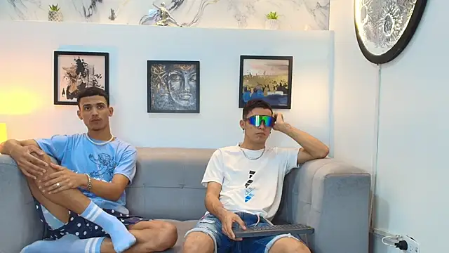 Snapshot of YOUNG_GUYS1 chatting on 12.23.25 YOUNG GUYS1 online show from 12.23.25