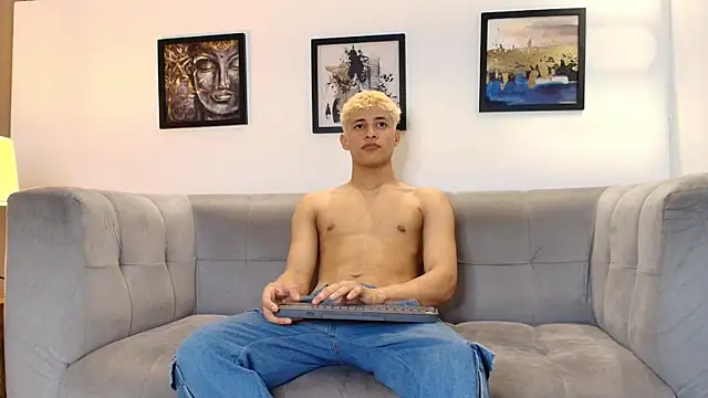 Snapshot of YOUNG_GUYS1 chatting on 03.25.26 YOUNG GUYS1 online show from 03.25.26