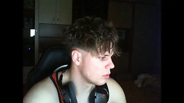 GymGuy0505 online show from 12.16.25