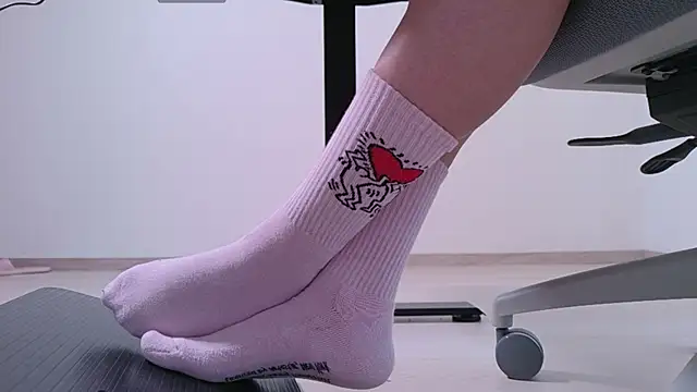 Snapshot of Feetbeth chatting on 05.18.26 Feetbeth online show from 05.18.26