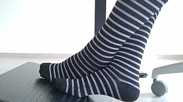 Snapshot of Feetbeth chatting on 05.28.26 Feetbeth online show from 05.28.26