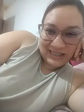 Snapshot of sharon_G chatting on 04.18.26 sharon G online show from 04.18.26