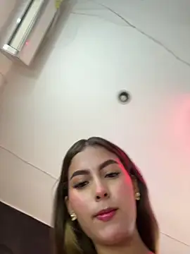 Snapshot of Valeria-escobar chatting on 05.26.26 Valeria-escobar online show from 05.26.26