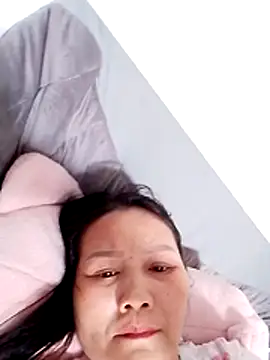 Snapshot of Cako-naka chatting on 12.20.25 Cako-naka online show from 12.20.25