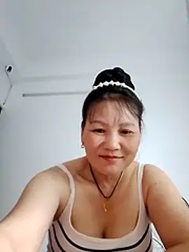 Snapshot of Cako-naka chatting on 02.17.26 Cako-naka online show from 02.17.26