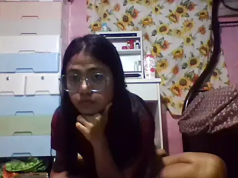 SexyApril online show from 12.22.25