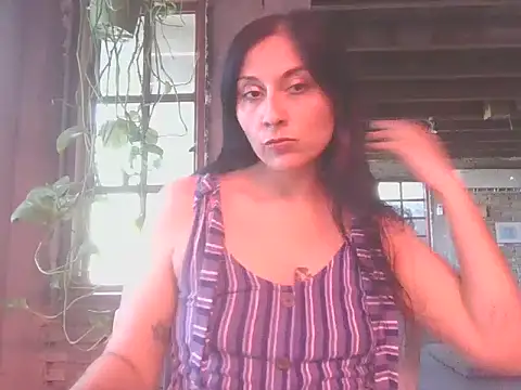 Snapshot of DommeVioleta chatting on 05.08.26 DommeVioleta online show from 05.08.26