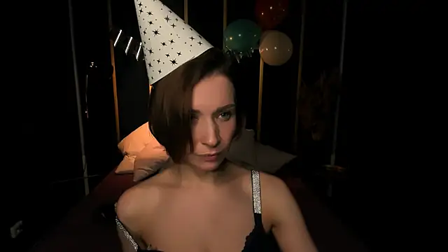 Snapshot of DakotaShelton chatting on 05.01.26 DakotaShelton online show from 05.01.26