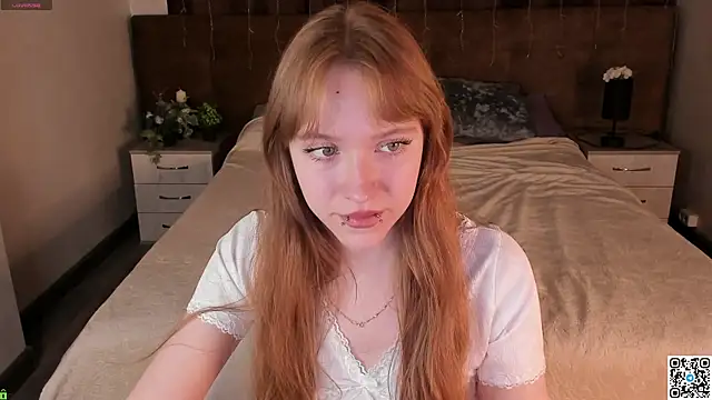 Snapshot of EmmaPratt chatting on 04.21.26 EmmaPratt online show from 04.21.26