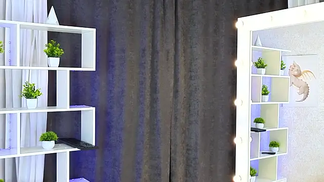 ViollaBloom online show from 03.04.26