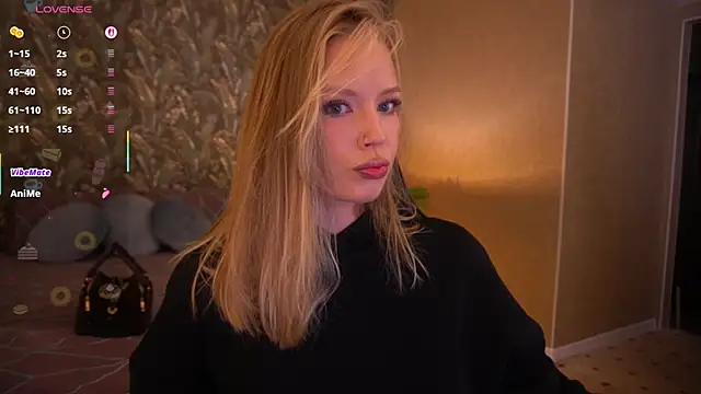 Snapshot of MollyyMayy chatting on 05.14.26 MollyyMayy online show from 05.14.26