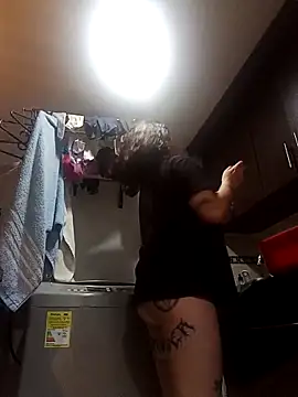 Divine Pouvoir online show from 04.16.26