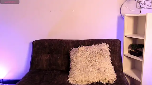 Snapshot of Lunaclarx chatting on 12.19.25 Lunaclarx online show from 12.19.25