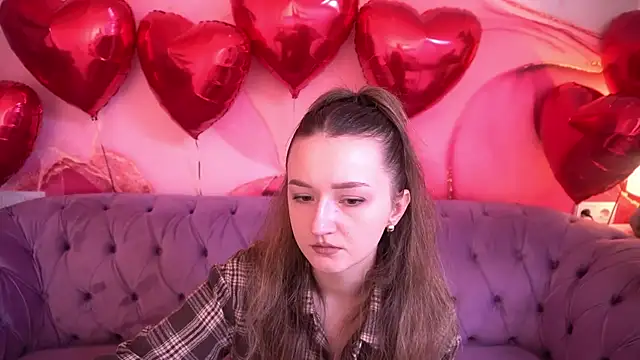 Snapshot of CyrenaLuxe chatting on 02.11.26 CyrenaLuxe online show from 02.11.26